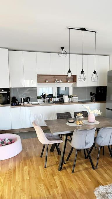 New Modern Accommodation In City Меткович Екстер'єр фото