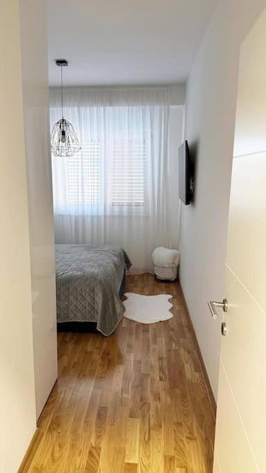 New Modern Accommodation In City Меткович Екстер'єр фото